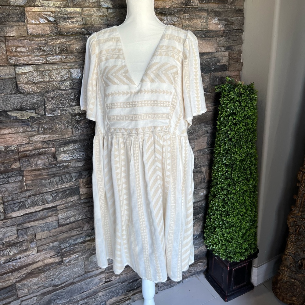 Old Navy Cream and Tan V-Neck Dress
